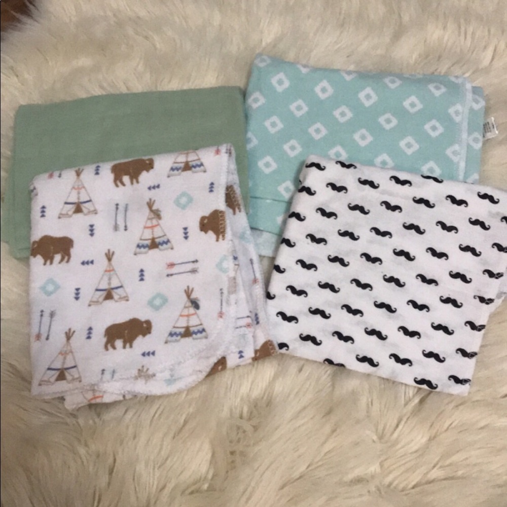 BUNDLE - NWOT SWADDLES